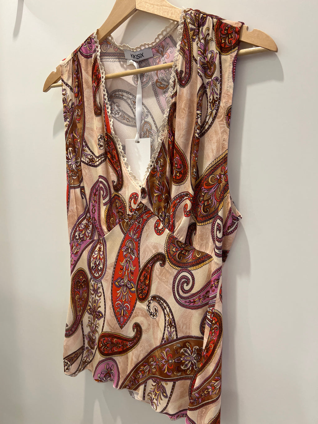 Top con profilo macrame