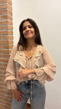 Blusa con scollo a V e macrame